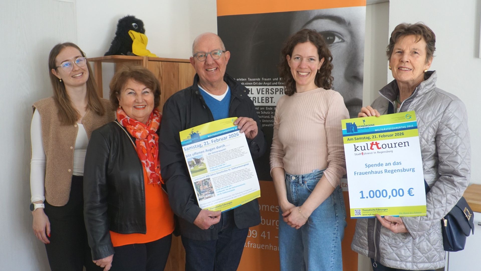 Spenden&uuml;bergabe an das Autonome Frauenhaus